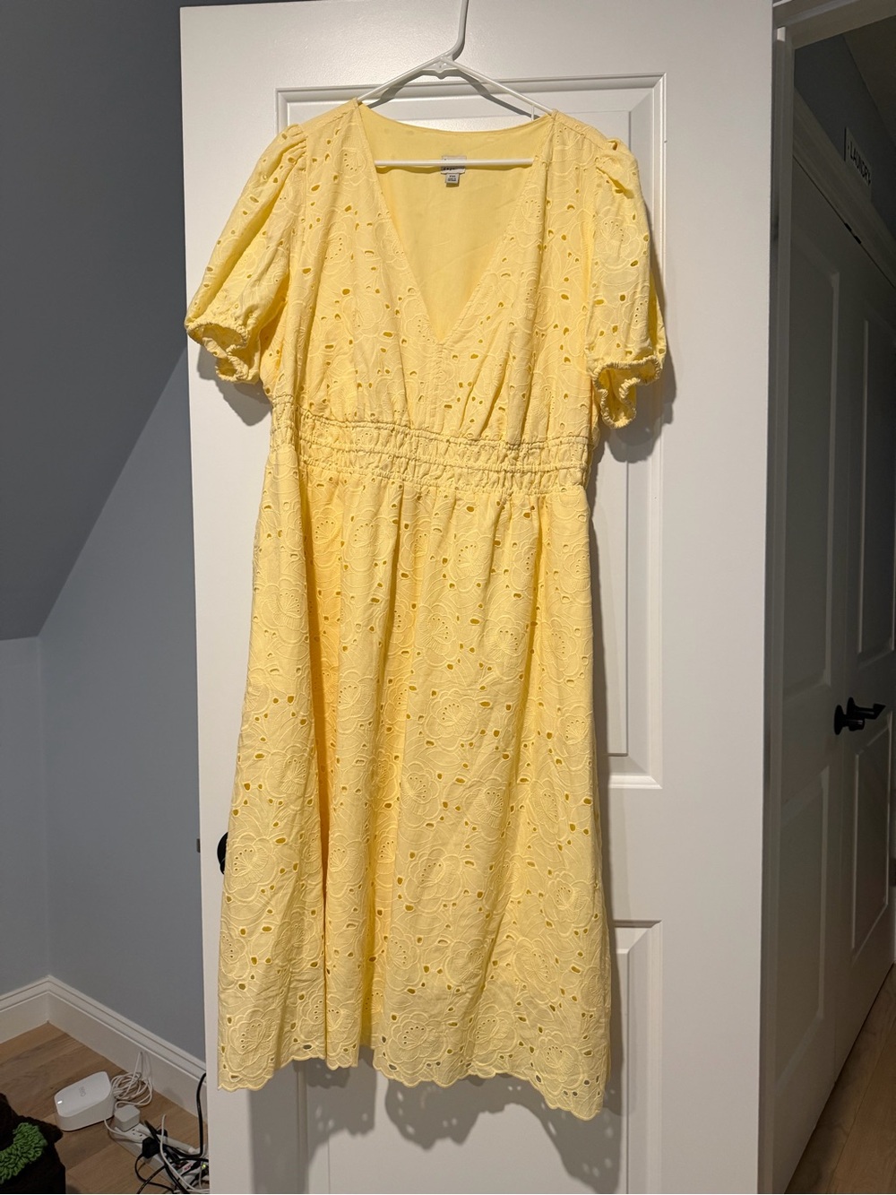 A new Day - Women’s Light Yellow Eyelet Midi Dress with Puff Sleeves XXL
